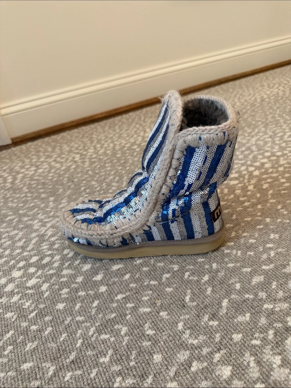 Girls' Sequin Stripe Cozy Slippers - Blue & Beige